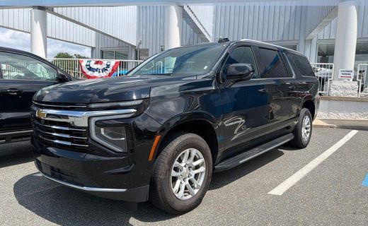 2025 Chevrolet Suburban LT