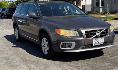 2010 Volvo XC70 32