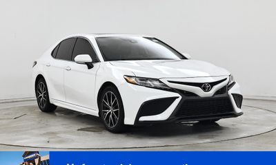 2021 Toyota Camry SE Convenient PKG