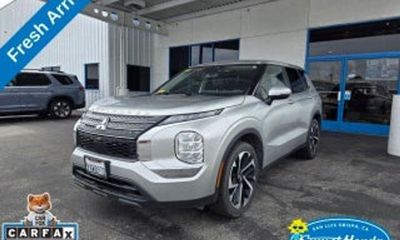 2022 Mitsubishi Outlander ES