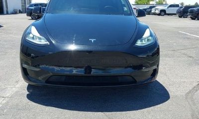 2024 Tesla Model Y Performance