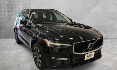 2023 Volvo XC60 Core Bright Theme