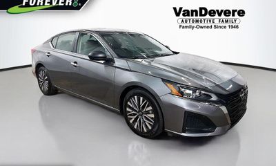 2024 Nissan Altima SV