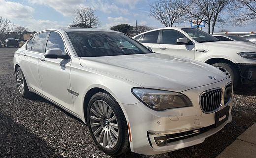 2013 BMW 740i