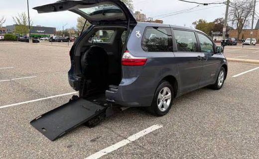 2017 Toyota Sienna L