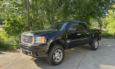 2011 GMC Sierra Denali