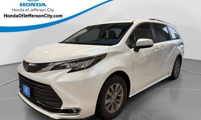 2023 Toyota Sienna XLE