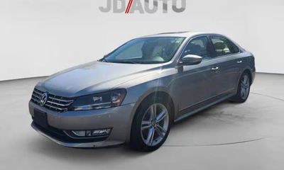 2012 Volkswagen Passat SEL