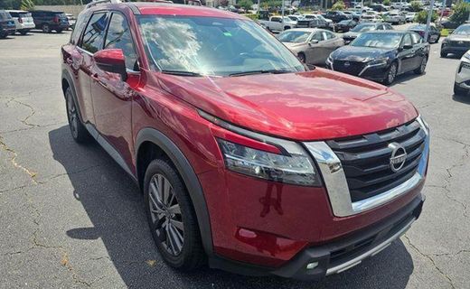 2023 Nissan Pathfinder SL