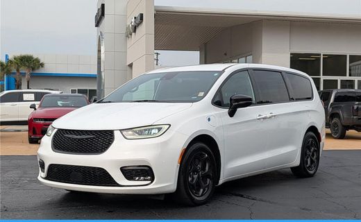 2024 Chrysler Pacifica Select
