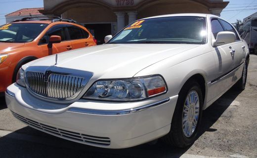 2007 Lincoln Town CAR Signature Limited