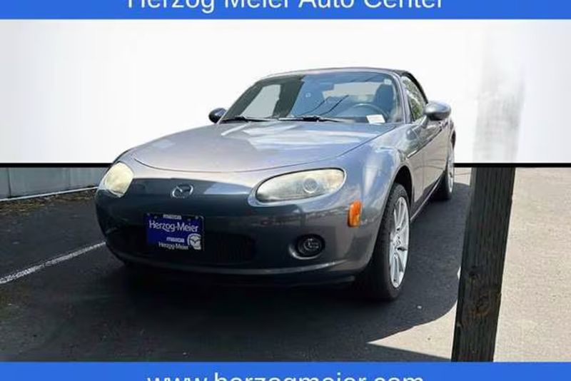 2007 Mazda MX-5 — a typically priced live listing