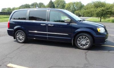 2014 Chrysler Town AND Country