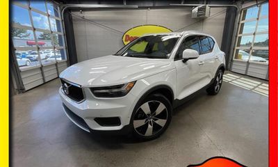 2019 Volvo XC40 Momentum