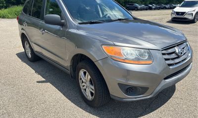 2011 Hyundai Santa FE GL Middle LOW