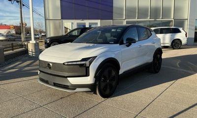2026 Volvo EX30 CC Ultra
