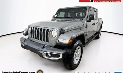 2022 Jeep Gladiator Sport