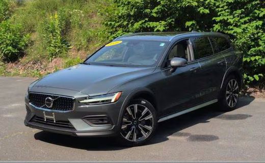 2026 Volvo V60CC Ultra