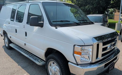 2009 Ford E-250 Cargo VAN
