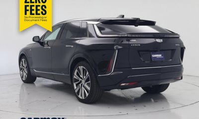 2024 Cadillac Lyriq LUX 3