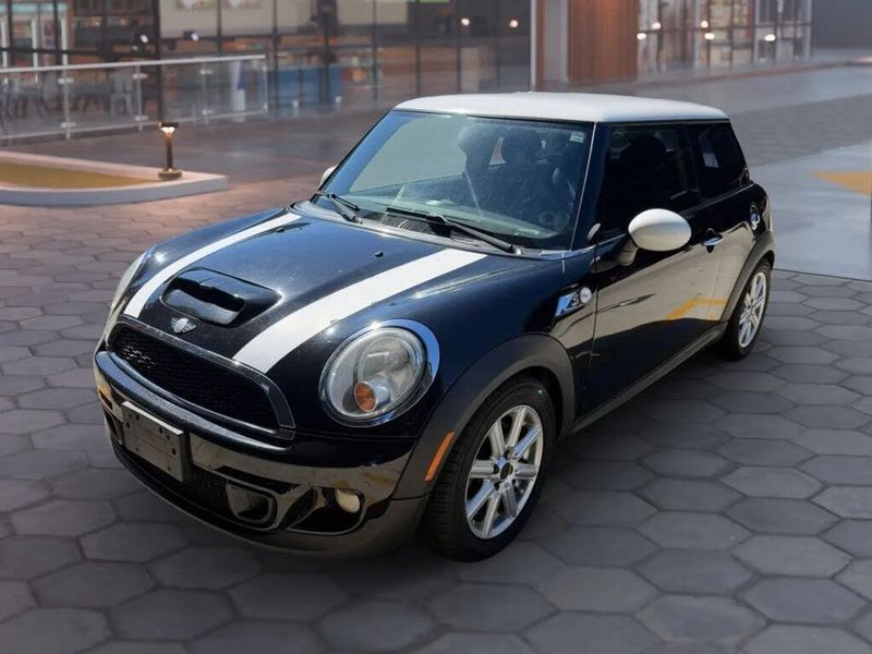 2011 Mini Hardtop — a typically priced live listing