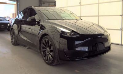 2023 Tesla Model Y Performance