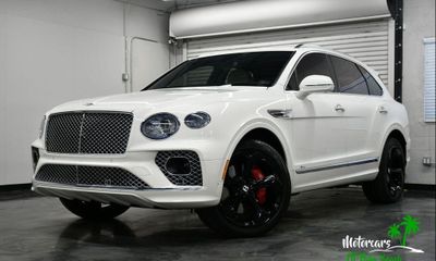 2023 Bentley Bentayga Azure V8