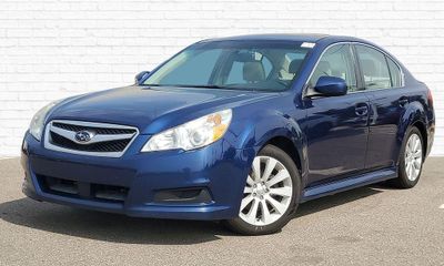 2010 Subaru Legacy Limited M R