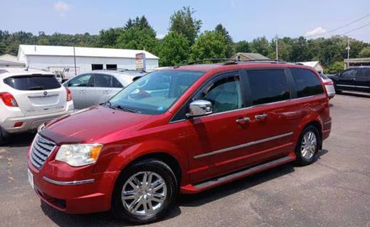 2010 Chrysler Town AND Country RT
