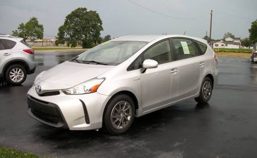 2017 Toyota Prius V TWO