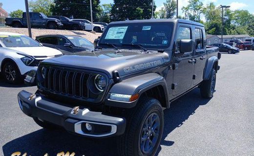 2026 Jeep Gladiator Sport