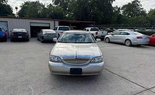 2009 Lincoln Town CAR Signature Limited