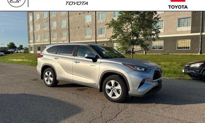 2020 Toyota Highlander LE