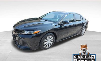 2018 Toyota Camry LE Hybrid