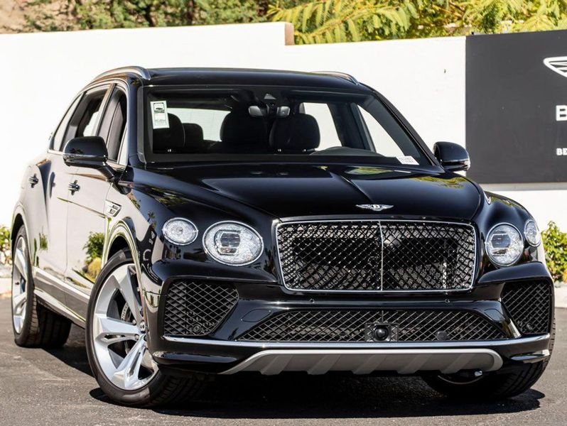 2025 Bentley Bentayga — a typically priced live listing
