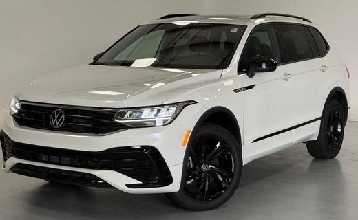 2024 Volkswagen Tiguan 4MOTION SE Black