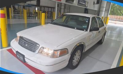 2003 Ford Crown Victoria LX