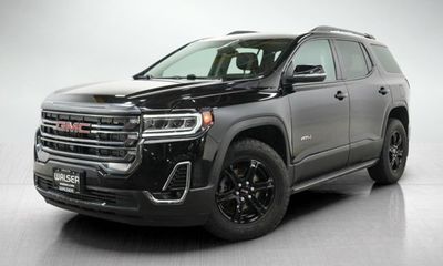 2023 GMC Acadia AT4