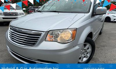 2011 Chrysler Town AND Country Touring