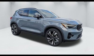2023 Volvo XC40 Plus Dark