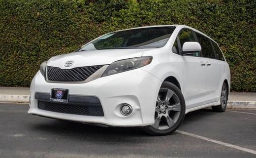 2015 Toyota Sienna SE