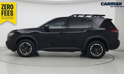 2024 Nissan Pathfinder SV