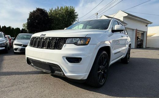 2020 Jeep Grand Cherokee Laredo