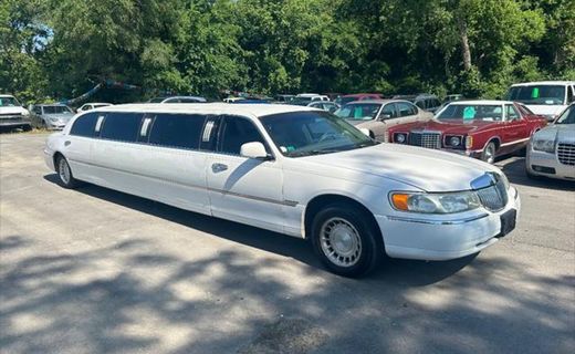 1999 Lincoln Town CAR Executive