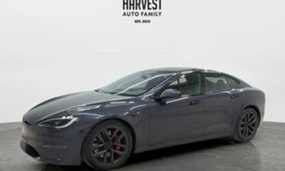 2024 Tesla Model S Plaid