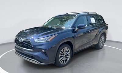2022 Toyota Highlander Platinum