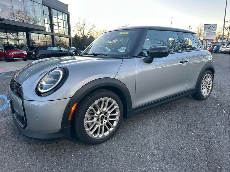 2025 Mini Hardtop — a typically priced live listing