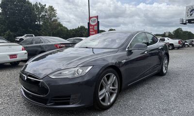 2015 Tesla Model S 70D