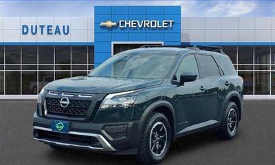 2025 Nissan Pathfinder SV