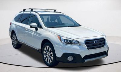 2017 Subaru Outback Touring M R